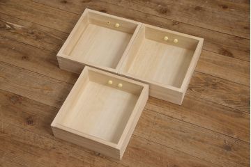 中古　美品　手造り民芸家具　存在感のある金具が魅力的な片開き戸付き小引き出し(小箪笥、小たんす、小抽斗、卓上収納、小物収納)(R-053274)