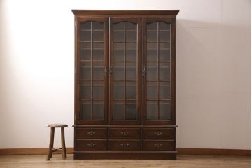 中古　美品　カリモク家具(karimoku)　コロニアルシリーズ　大人の落ち着いた空間を演出する書棚(ブックケース、本棚、戸棚、キャビネット、収納棚)(定価約30万円)(R-053282)