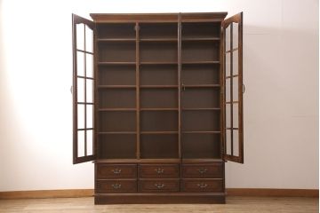 中古　美品　カリモク家具(karimoku)　コロニアルシリーズ　大人の落ち着いた空間を演出する書棚(ブックケース、本棚、戸棚、キャビネット、収納棚)(定価約30万円)(R-053282)