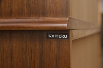 中古　美品　カリモク家具(karimoku)　コロニアルシリーズ　大人の落ち着いた空間を演出する書棚(ブックケース、本棚、戸棚、キャビネット、収納棚)(定価約30万円)(R-053282)