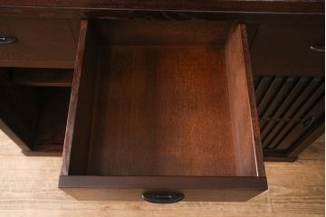 中古　美品　北海道旭川家具　和光　落ち着いた色合いと格子がモダンな雰囲気を醸し出す水屋箪笥(水屋たんす、食器棚、収納棚、キャビネット)(定価約41万円)(R-053283)