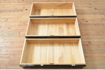 中古　美品　ニシザキ工芸　匣屋深川(はこやふかがわ)　黒漆塗り　モダンな空間にも合わせやすい民芸箪笥サイドボード(引き出し、サイドチェスト、収納箪笥、整理箪笥)(R-053285)