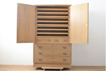 中古　最高級　国産　衣装盆付き　かくし付き　職人手造りの総桐箪笥(四方丸、大丸)(桐たんす、着物箪笥)(R-053286)