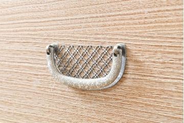 中古　最高級　国産　衣装盆付き　かくし付き　職人手造りの総桐箪笥(四方丸、大丸)(桐たんす、着物箪笥)(R-053286)
