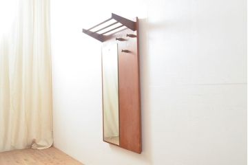 北欧ビンテージ　チーク材　フック・ラック付きで使い勝手抜群のウォールミラー(鏡、ヴィンテージ)(R-053288)