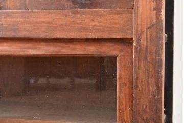 和製アンティーク　ヒノキ材　小振りなサイズ感で取り入れやすい収納棚(戸棚、水屋箪笥、食器棚)(R-053294)