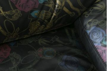 中古　GUCCI(グッチ)　本革　バラのデザインがエレガントな雰囲気を高める2人掛けレザーソファ(フォルミタリア製、二人掛け、2P)(定価約140万円)(R-053299)