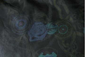 中古　GUCCI(グッチ)　本革　バラのデザインがエレガントな雰囲気を高める2人掛けレザーソファ(フォルミタリア製、二人掛け、2P)(定価約140万円)(R-053299)