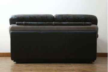 中古　GUCCI(グッチ)　本革　バラのデザインがエレガントな雰囲気を高める2人掛けレザーソファ(フォルミタリア製、二人掛け、2P)(定価約140万円)(R-053299)