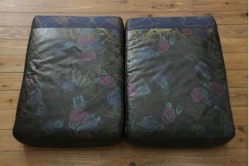中古　GUCCI(グッチ)　本革　バラのデザインがエレガントな雰囲気を高める2人掛けレザーソファ(フォルミタリア製、二人掛け、2P)(定価約140万円)(R-053299)