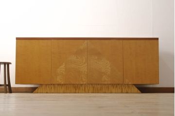 中古　美品　イタリア　giorgio collection(ジョルジオコレクション)　高級感のある佇まいのサイドボード(キャビネット、収納棚、戸棚)(定価約190万円)(R-053306)