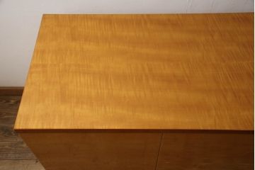 中古　美品　イタリア　giorgio collection(ジョルジオコレクション)　高級感のある佇まいのサイドボード(キャビネット、収納棚、戸棚)(定価約190万円)(R-053306)