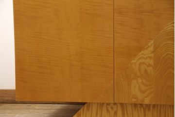 中古　美品　イタリア　giorgio collection(ジョルジオコレクション)　高級感のある佇まいのサイドボード(キャビネット、収納棚、戸棚)(定価約190万円)(R-053306)