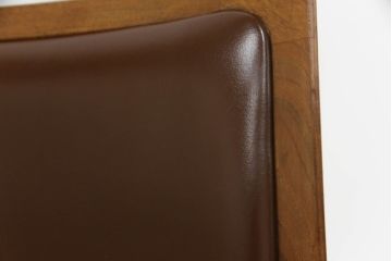 ジャパンビンテージ　チーク材　合皮　温かい雰囲気と高級感を兼ね備えたアームチェア4脚セット(イス、椅子、ヴィンテージ)(R-053308)