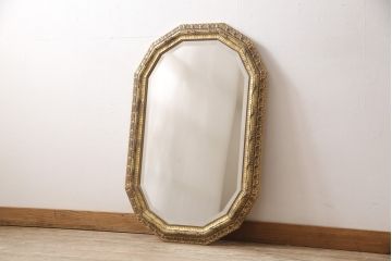 中古　美品　ぐるりと施された装飾が美しいアンティーク風ミラー(鏡)(R-053312)