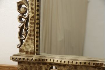 中古　海外輸入家具　立体的な花々が華やかさを演出する彫刻入りのウォールミラー(壁掛け鏡)(R-053316)