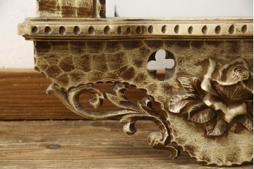 中古　海外輸入家具　立体的な花々が華やかさを演出する彫刻入りのウォールミラー(壁掛け鏡)(R-053316)