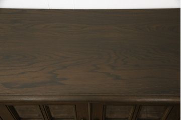 中古　永田良介商店　クラシカルな佇まいのサイドボード(収納棚、戸棚、キャビネット)(定価約90万円)(R-053318)