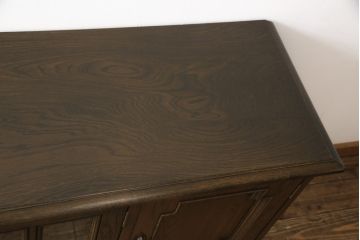 中古　永田良介商店　クラシカルな佇まいのサイドボード(収納棚、戸棚、キャビネット)(定価約90万円)(R-053318)