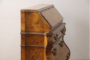 中古　美品　イタリア　最高級家具　インパクトのあるデザインが素晴らしい!象嵌入りのライティングビューロー(簿記机、引き出し、チェスト)(定価約140万円)(R-053321)