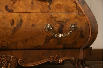 中古　美品　イタリア　最高級家具　インパクトのあるデザインが素晴らしい!象嵌入りのライティングビューロー(簿記机、引き出し、チェスト)(定価約140万円)(R-053321)