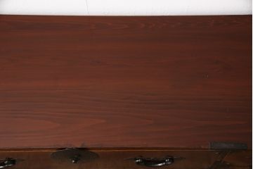 和製アンティーク　美品　鉄脚付き　前面ケヤキ材　艶やかで美しい漆塗りが高級感溢れる米沢箪笥ローボード(ローチェスト、和タンス、整理箪笥、引き出し)(R-053332)