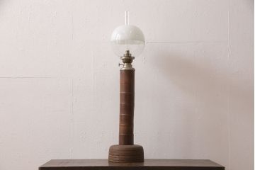和製アンティーク　明治大正期　ケヤキ材の土台に竹の支柱がノスタルジックな雰囲気を醸し出すオイルランプ(卓上ランプ、灯油ランプ)(R-053334)