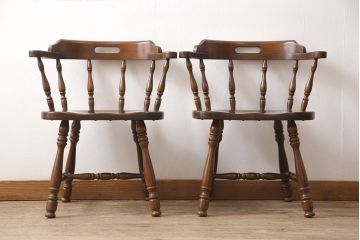 ビンテージ家具　飛騨産業　穂高シリーズ　キツツキマーク　木のぬくもりを感じるアームチェア2脚セット(キャプテンチェア、椅子、板座チェア、ヴィンテージ)(R-053336)