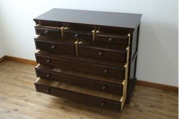 中古　北海道民芸家具　上品な佇まいが魅力的なチェスト　(R-053337)