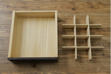 中古　北海道民芸家具　上品な佇まいが魅力的なチェスト　(R-053337)