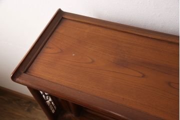 中古　美品　国産　手造り　指物工芸家具　松竹梅・牡丹　美しい彫りの意匠が見事な総ケヤキ材製の飾り棚(茶棚、収納棚、戸棚)(R-053338)