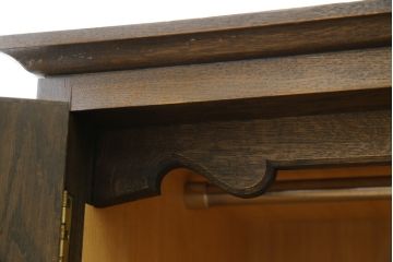 中古　永田良介商店　欧風のデザインが魅力的なワードローブ(衣装箪笥、引き出し、洋服タンス)(R-053340)