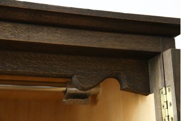 中古　永田良介商店　欧風のデザインが魅力的なワードローブ(衣装箪笥、引き出し、洋服タンス)(R-053340)