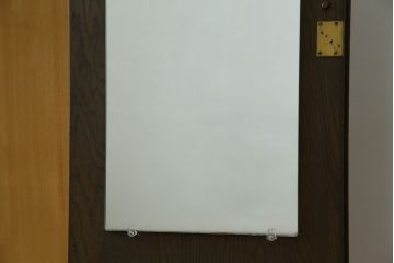 中古　永田良介商店　欧風のデザインが魅力的なワードローブ(衣装箪笥、引き出し、洋服タンス)(R-053340)