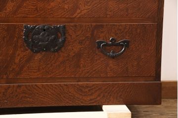 中古　美品　岩谷堂箪笥　くっきりとした杢目が上質な雰囲気を醸し出す整理箪笥(和タンス、衣装箪笥、引き出し、チェスト)(R-053343)