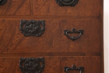中古　美品　岩谷堂箪笥　くっきりとした杢目が上質な雰囲気を醸し出す整理箪笥(和タンス、衣装箪笥、引き出し、チェスト)(R-053343)
