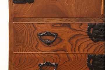 中古　美品　岩谷堂箪笥　上質な和の趣溢れるワードローブ(衣装タンス、洋服タンス、引き出し)(R-053344)