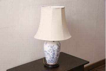 中古　大倉陶園　気品ある佇まいが魅力的なランプスタンド(テーブルスタンド、卓上照明)(R-053346)