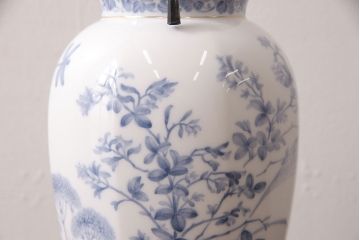 中古　大倉陶園　気品ある佇まいが魅力的なランプスタンド(テーブルスタンド、卓上照明)(R-053346)
