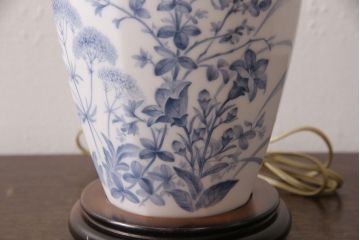 中古　大倉陶園　気品ある佇まいが魅力的なランプスタンド(テーブルスタンド、卓上照明)(R-053346)