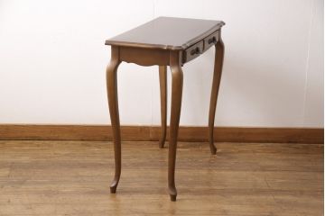 中古　カリモク家具(karimoku)　ネオクラシック　優美なシルエットが気品あるコンソールテーブル(サイドテーブル、飾り台、花台)(R-053347)