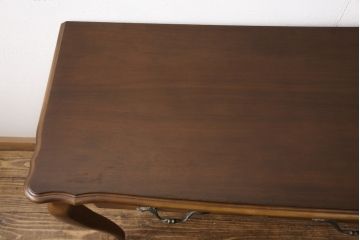 中古　カリモク家具(karimoku)　ネオクラシック　優美なシルエットが気品あるコンソールテーブル(サイドテーブル、飾り台、花台)(R-053347)