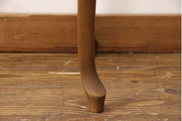中古　カリモク家具(karimoku)　ネオクラシック　優美なシルエットが気品あるコンソールテーブル(サイドテーブル、飾り台、花台)(R-053347)