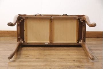 中古　カリモク家具(karimoku)　ネオクラシック　優美なシルエットが気品あるコンソールテーブル(サイドテーブル、飾り台、花台)(R-053347)