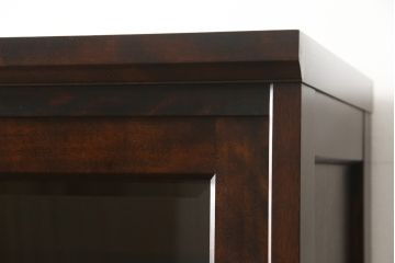 中古　北海道民芸家具　和洋どちらの空間にも馴染むシックなカップボード(キャビネット、食器棚、収納棚、戸棚)(R-053354)