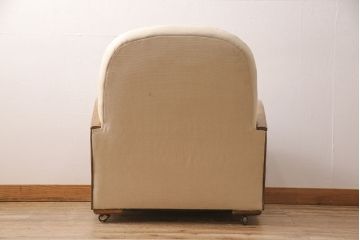 イギリスアンティーク　美品　高級品　脚やアームの凝ったつくりと、丸みを帯びたフォルムが目を引く1人掛けソファ(一人掛けソファ、アームチェア)(R-053356)