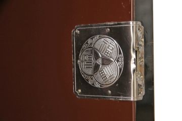中古　美品　希少!　豪華絢爛な装飾が存在感を放つ螺鈿細工のワードローブ(定価約180万円)(洋服タンス、衣装タンス)(R-053358)