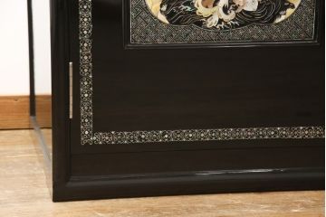 中古　美品　希少!　豪華絢爛な装飾が存在感を放つ螺鈿細工のワードローブ(定価約180万円)(洋服タンス、衣装タンス)(R-053358)