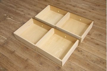 和製ビンテージ　旭川家具　近藤工芸　Solid Furniture OAK (ソリッドファニチャー オーク)　オーク材　取っ手の繊細な彫刻など、こだわりの意匠が感じられるサイドボード(収納棚、戸棚、キャビネット、リビングボード、ヴィンテージ)(R-053359)