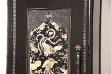 中古　最高級品　希少!　豪華絢爛な装飾が存在感を放つ螺鈿細工のワードローブ(定価約100万円)(衣装タンス、収納棚、洋服タンス)(R-053360)